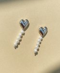 위트홀리데이(WIT-HOLIDAY) heart baroque pearl earring [silver]