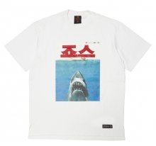 (CALIPHASH x UNIVERSAL) JAWS Poster TEE_WH