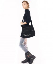 Grunge Flower Messenger Bag [BLACK]