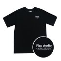 플랩(FLAP) 로고 프린트 티셔츠(Black)