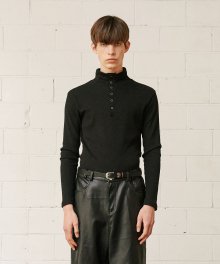 BUTTONED TURTLE NECK KNIT TOP (BLACK)
