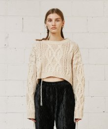 CABLE KNIT CROP SWEATER (BEIGE)