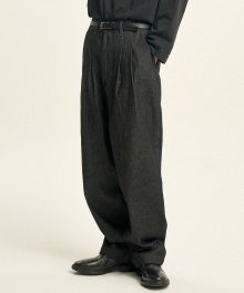 Fixed Two Tuck Denim Pants [Black]