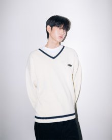 클리어라벨 브이넥 니트(아이보리)