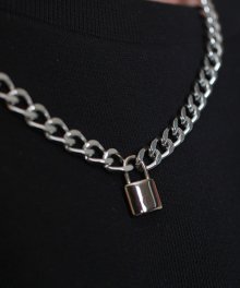 [사은품 증정]SCB084 Lock pendant bold necklace