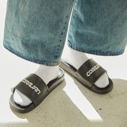 CORALIAN - Big Logo Embossed Slippers Black