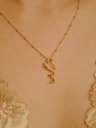 피오레(FIORE) twist heart ribbon necklace