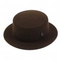 유니버셜 케미스트리(UNIVERSAL CHEMISTRY) Brown Flat Short Wool Fedora 숏페도라