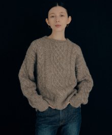 BEIGE TOM CABLE KNIT SWEATER