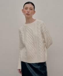 IVORY TOM CABLE KNIT SWEATER