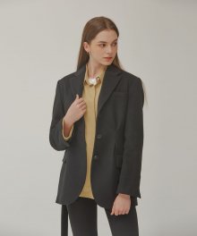 Three button waist tuck detail blazer with detachable belt(Black)