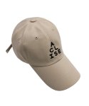 아클리세(ACLISE) Triangle Logo Ball Cap Beige