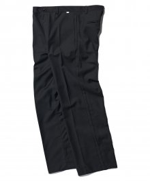 SIDE TWO TUCK PANTS - BLACK