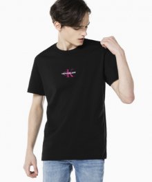 [CK] 남 J318290 BEH 블랙 아이코닉 에센셜 반팔 티셔츠