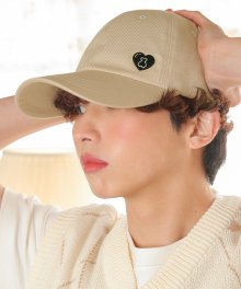 AQO HEART BALLCAP BEIGE