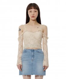 C LACE OFF-SHOULDER BLOUSE_BEIGE