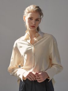 Shirring blouse (cream)