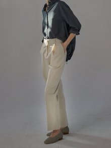 Tapered trousers (ivory)