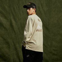 [PENFIELD X FRIZMWORKS] 백 마운틴 피싱맨 롱 슬리브 티셔츠 BEIGE_FM2KT05M