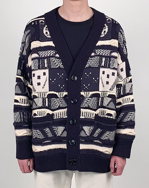 에이메이드(amadef) 멀티 패턴 믹스 오버핏 니트 가디건 (크림네이비)
