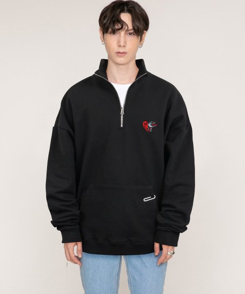 MUSINSA | GRAVER [UNISEX] HEART SNAKE EMBROIDERED HALF ZIP UP CLIP