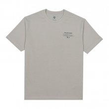 [DESCENTE x BALANSA] 로고 반팔 티셔츠 BEIGE (SM213OTS41)