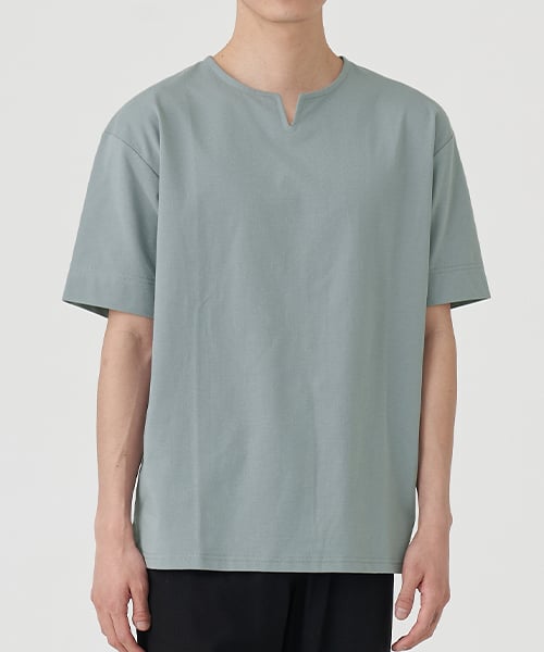 토피(toffee) 넥 슬릿 반팔 티셔츠 (DUSTY BLUE)