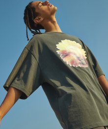 썬플라워 프린트 오버핏 피그먼트 반팔 티셔츠 (다크그레이)