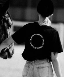 Back Round Half-Sleeve T-shirt [Black]