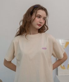 essential logo tee (cream)