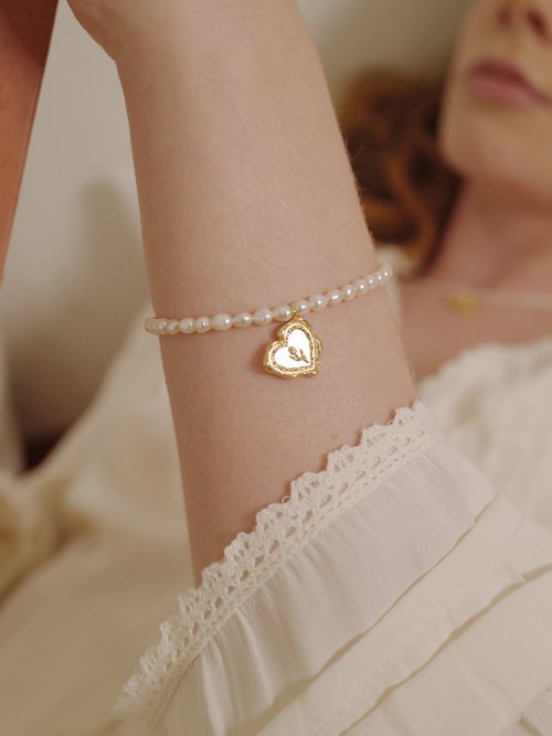 melting heart tulip pearl bracelet