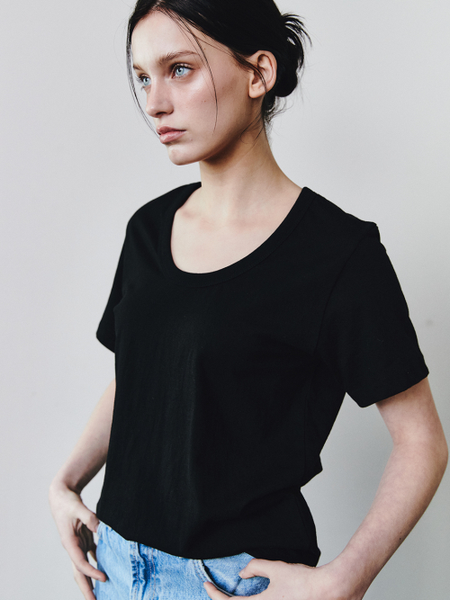 AS BASIC U NECK T [BLACK]