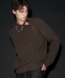 AIRY BUTTON TURTLE KNIT D/BROWN