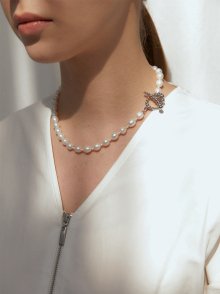 BF W Pearl Necklace