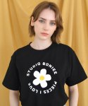 데이지 라운드 타이포(Daisy Round Typo) 그래픽 티셔츠 블랙