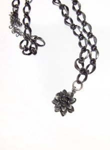 FADED LOTUS CHOKER NECKLACE