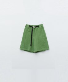 BELT HALF PANTS IN GREEN