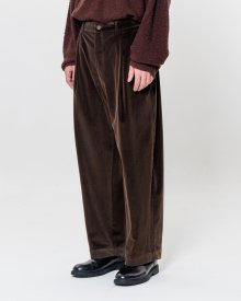 21FW CORDUROY ONE TUCK CURVED PANTS BROWN
