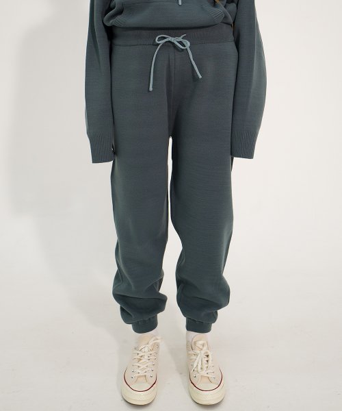 메인부스(MAINBOOTH) Neutral Sweater Pants(VINTAGE KHAKI