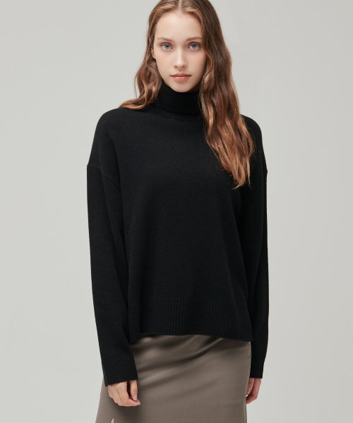 무신사 스탠다드 우먼() 우먼즈 램스울 릴렉스드 터틀 넥 니트 [블랙] 상품 이미지