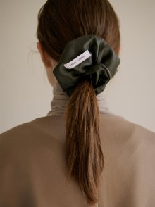 5.9 Leather scrunchie (Khaki)