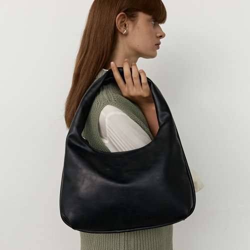 ★送料・関税込★YEOMIM★plump bag★ 여밈(YEOMIM) plump bag (black) - 사이즈 & 후기 | 무신사
