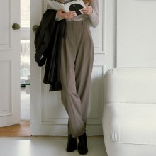 Two-tuck wide pants