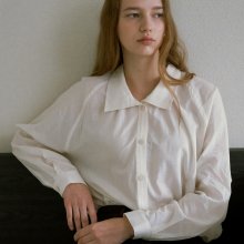 Thin cotton shirring blouse