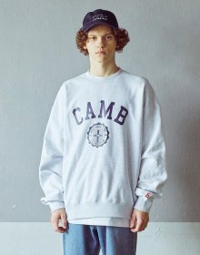 [HIS X CAMBRIDGE] 라이트그레이 캠브리지 로고 맨투맨 티셔츠 HZTS1D853G1