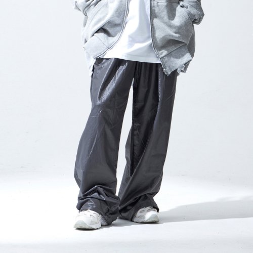 어퍼스트로피 콤마(APOSTROPHE COMMA) 스트링 와이드 코팅 팬츠 (다크그레이) - 48,900 | 무신사 스토어