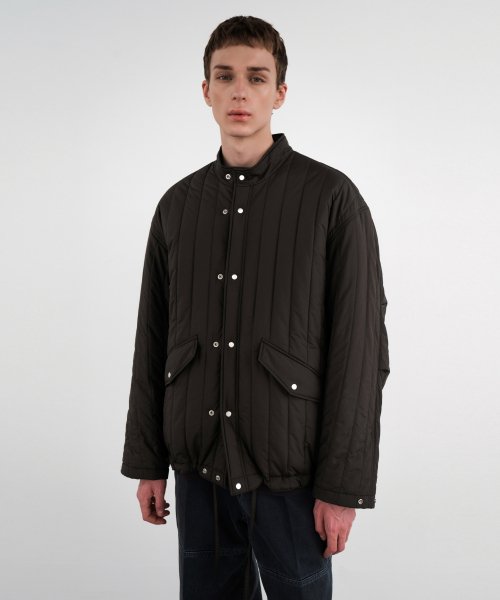 인사일런스(insilence) LIMONTA 케미라 퀼티드 점퍼 DARK BROWN