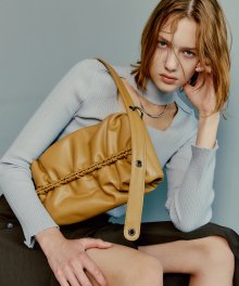 스트랩 번백 strap bun Bag M lambskin - caramel 10도