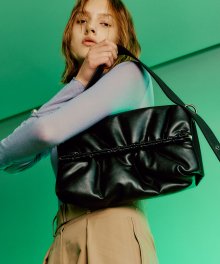 스트랩 번백 strap bun Bag M lambskin - black 10도