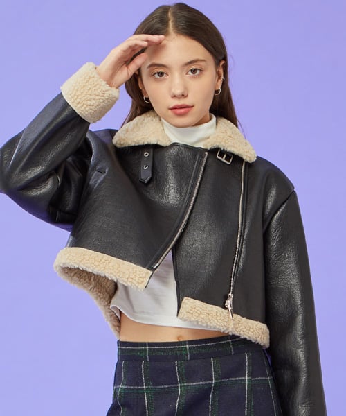 콜릿(KOLEAT) WOMEN 크롭 오버핏 B-3 무스탕 플리스 자켓 Black_Beige - 153,300 | 무신사 콜릿(Koleat) Women 크롭 오버핏 B-3 무스탕 플리스 자켓 Black_Beige - 153,300 | 무신사